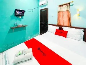 RedDoorz Near Sunrise Mall Mojokerto
