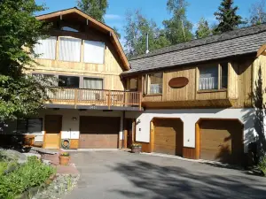 Alaska Chalet Bed & Breakfast