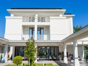 J'Adore Boutique Hotel