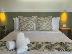 The Highlander Motel - 24HR Check IN