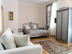 Le Bijou Luxury Rooms & Suites