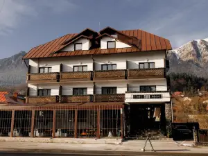 Suru Hotel & Restaurant