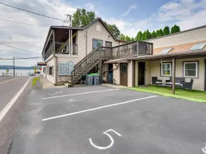 Second-Floor Harveys Lake Apartment with Deck!
