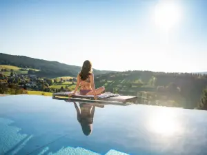 Hotel Saigerhöh Wellness Spa Golf Wandern über Dem Titisee