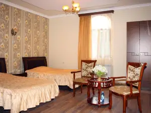 Christy Hotel