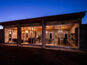 Omm Suites Resort, Villa General Belgrano