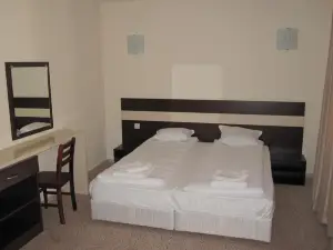 Hotel Deyanira