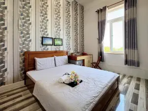 Chan Hotel Dao Phu Quy