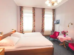 Rheinhotel Starkenburger Hof