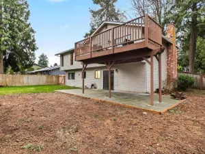 Gorgeous 4Br House in Renton w Fenced Yard