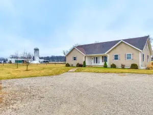Meadow Edges with Yard and Views in Odon