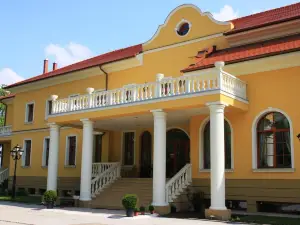 Hotel Plauter Kúria