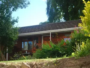 โรงแรมเดอะราดนอร์ชิร์อาร์มส์