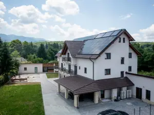 Evergreen Chalet