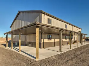 Kansas Hunting Lodge Pets and Large Groups Welcome!