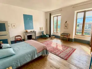 Maison Cha-RI-VA-RI