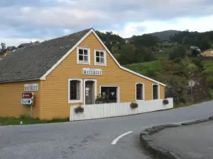 Hardanger Rom & Harmonium "The Green B&B"