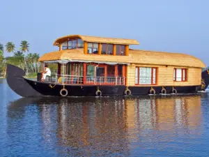 Upper Deck Houseboats