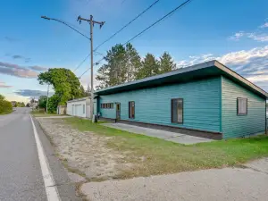 Northern Michigan Vacation Rental on Crooked Lake!