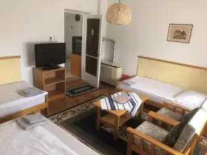 Kertesz Rozsa Vendeghaz