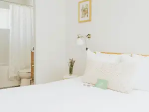 Naramata Courtyard Suites