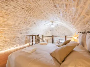 Sea front historic house in the heart of old town, inside torrione aragonese