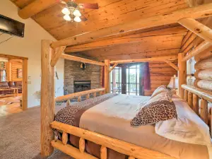 Huge Missouri Lake Home - Walk to Table Rock Lake
