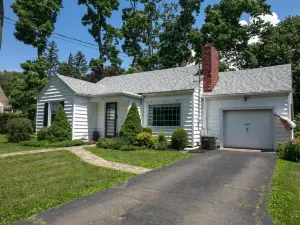 West Elmira 2-1, Sleeps 6, Washer Dryer, Wi-fi