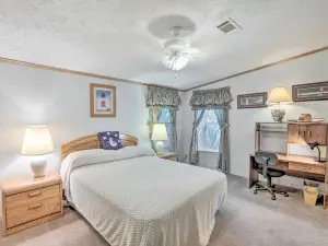 Bright Steinhatchee Home Proximity to Ocean!