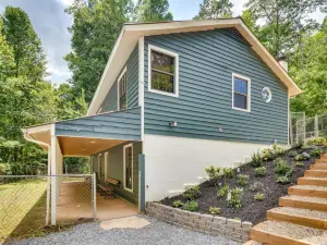 Secluded Mountain Retreat 30 Mi to Asheville!