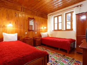 Yovina House Zheravna