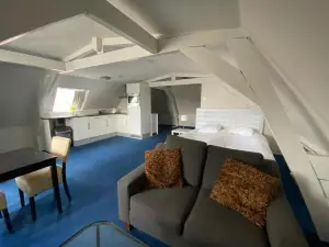 โรงแรม ลา นัวร์ - เดลฟต์ ซิตี้ เซ็นเตอร์