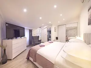 Private Room Niko