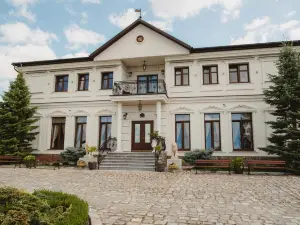 Pałac Uniejów