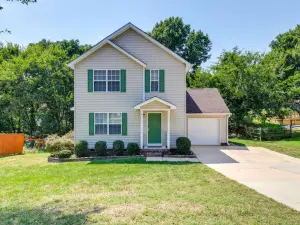 Charlotte Family Retreat with Deck, Near UNCC!