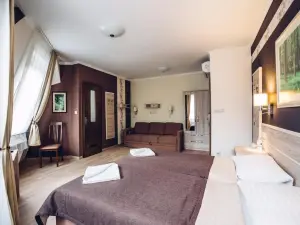 Natur Hotel Kövestető