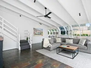 Lola on Lever Blairgowrie