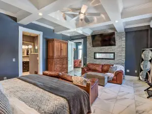 Regal River Retreat in the Heart of Yankton!