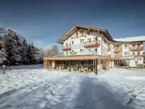 Crystls Aparthotel