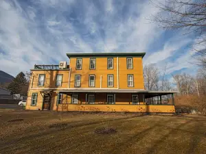 The Woodbine Inn