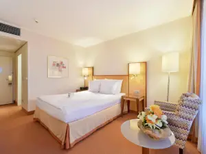 The Q - Quadro City Hotel