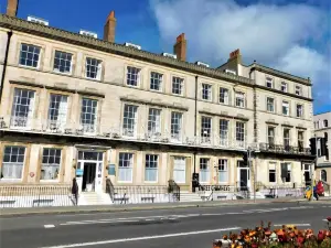 The Jubilee Hotel East - with NEWLY REFURBISHED SPA FACILITIES - GAMESPIT - AND SMOKEHOUSE