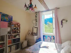 Chambres d'hôtes dans Mas avec jardin en bord de rivière