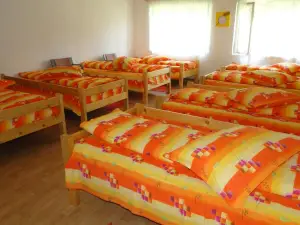 Cabana Cascada Cârnic