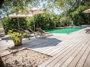 Sous les Oliviers - Piscine chauffée - Studios de Standing Tout-équipés