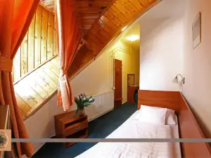 Hotel Főnix