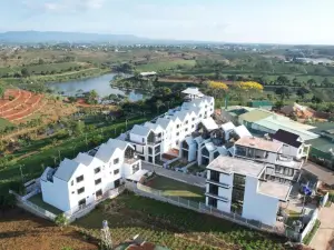 Lakehill Villas