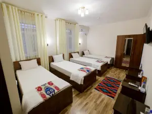 Caravan Hotel