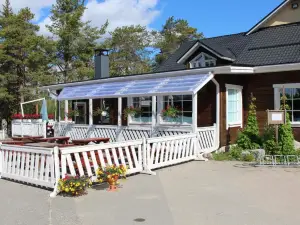 Harriniva Adventure Resort Cabins