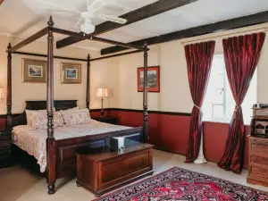 The Historic Pig and Whistle Inn